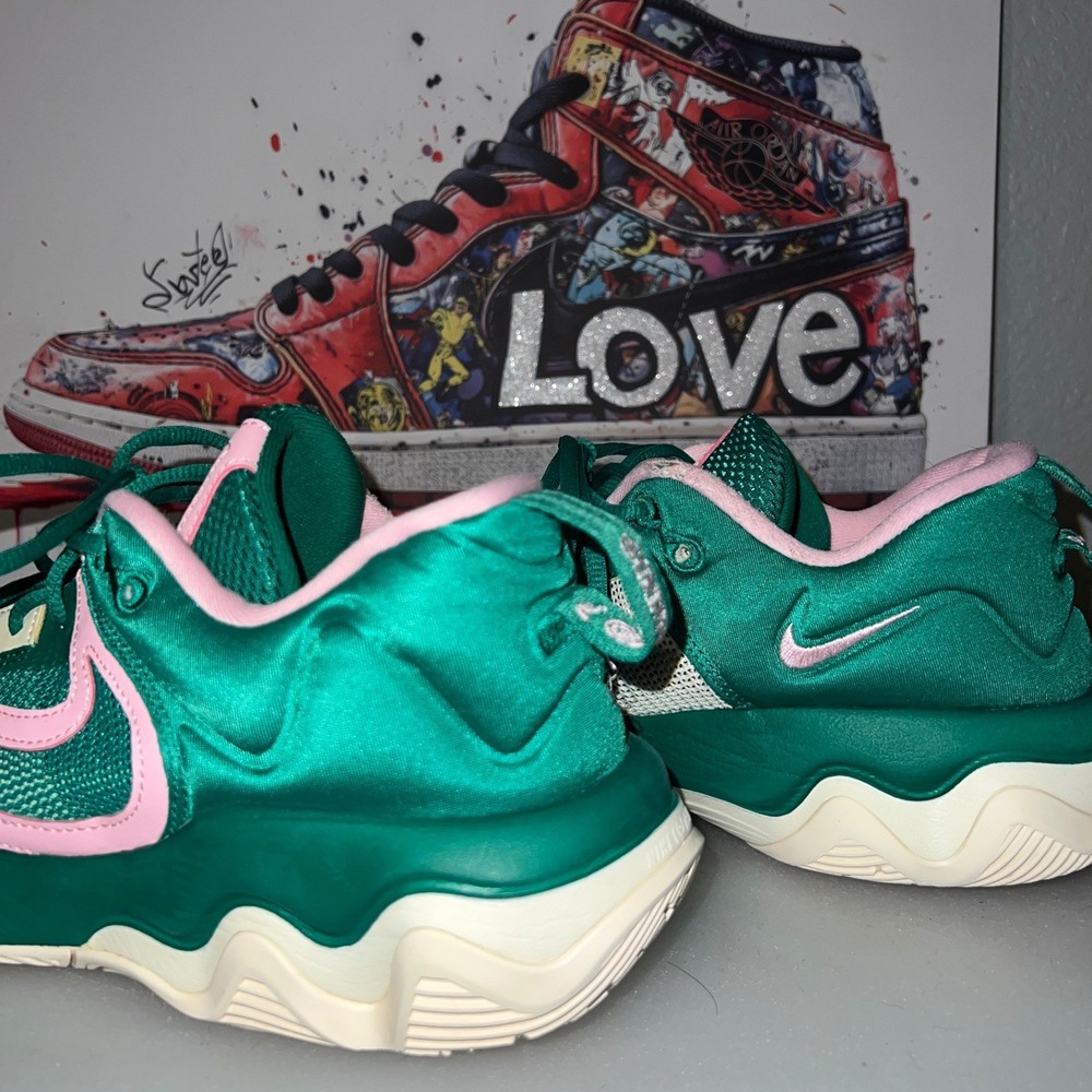 Nike Giannis Immortality 3 Mens 10 Green Pink Good Basketball Shoes DZ7533-300 - Picture 2 of 6
